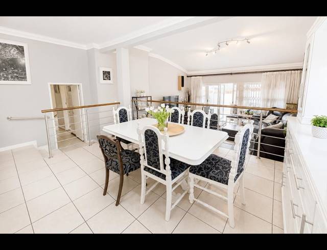 3 BEDROOM TOWNHOUSE FOR SALE IN SANDOWN